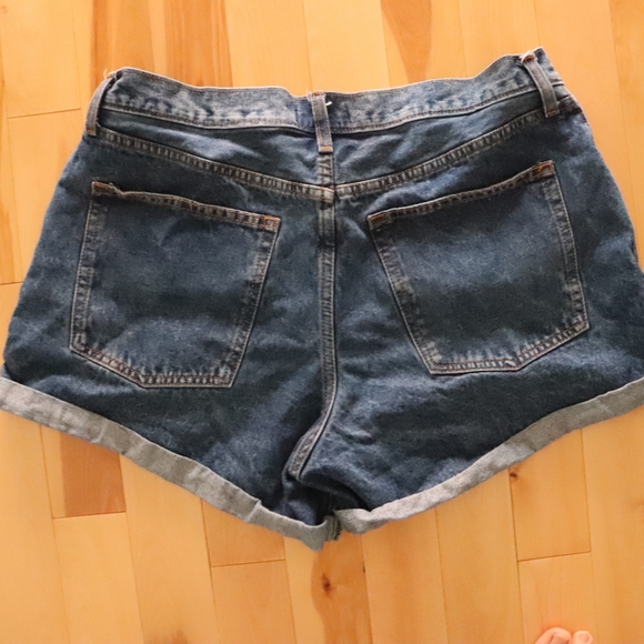 Abercrombie and Fitch Denim Mom Shorts - Picture 2 of 3